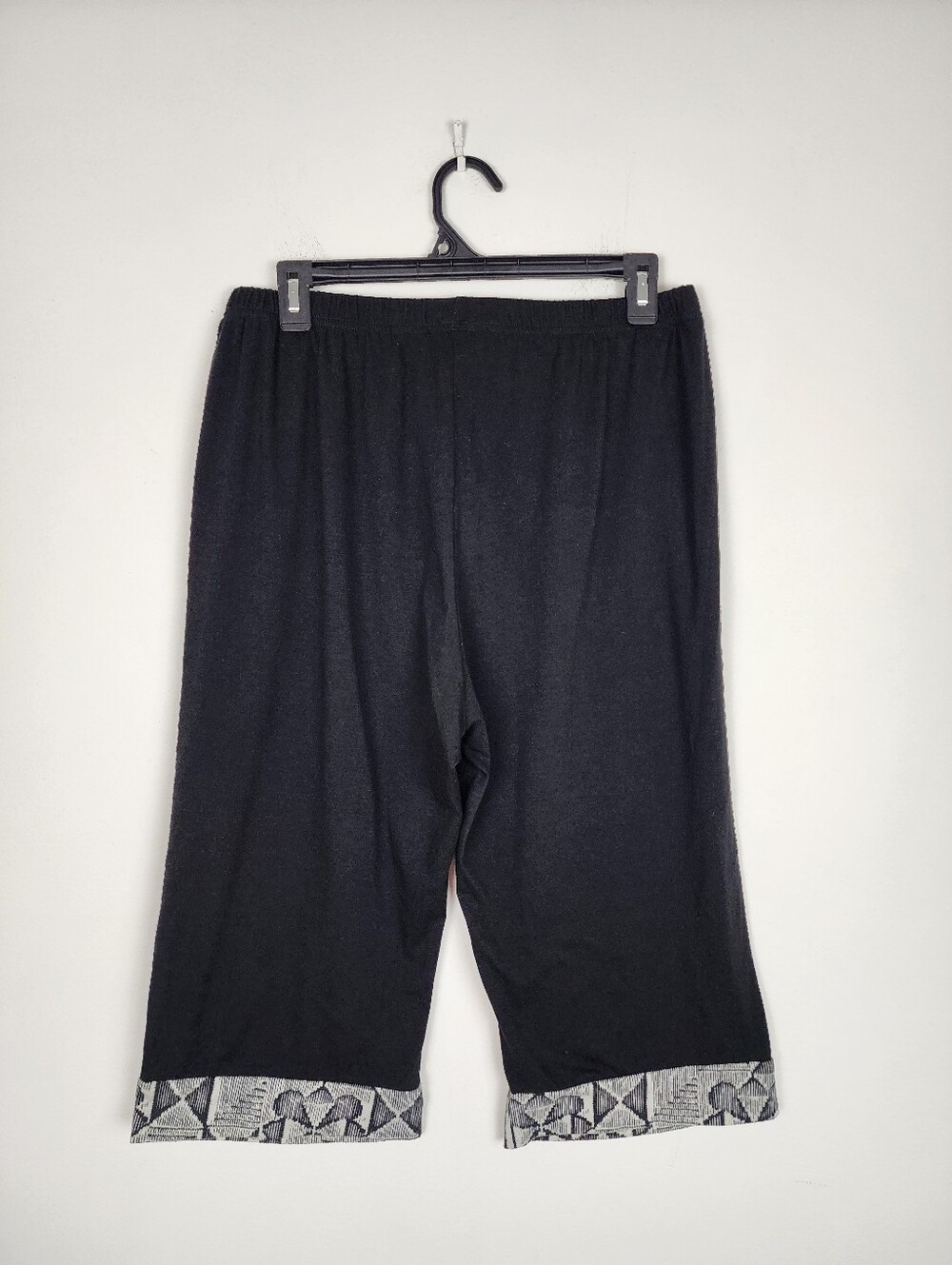 Women's Black Short Sleeve Pajama Set with Printed Trim Size M - Picture 7 of 9